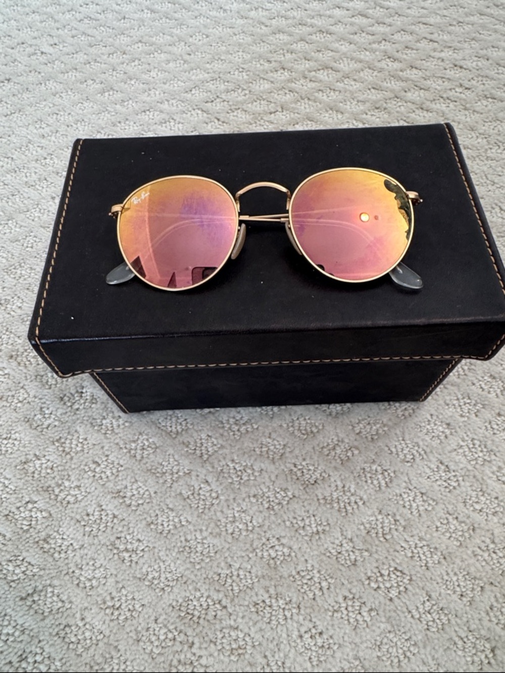 Ray-Ban Gold Round Frames with Pink Mirrored Lenses